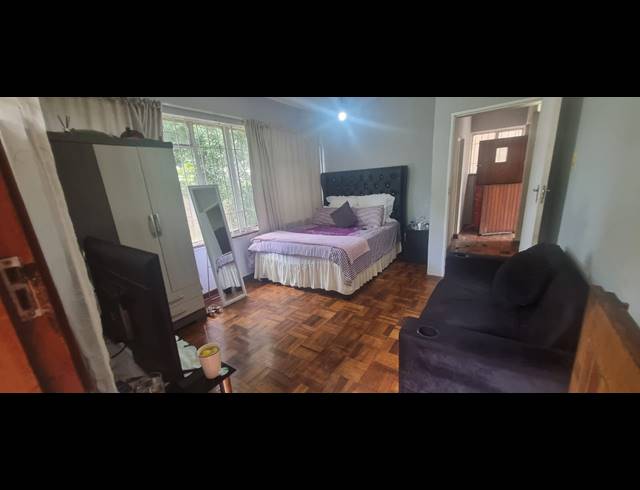 1 BEDROOM FLAT FOR SALE IN GLENWOOD